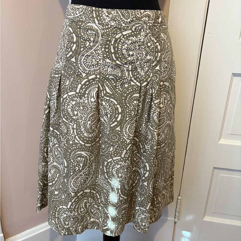 GAP Olive/Taupe and White Paisley A-Line Skirt